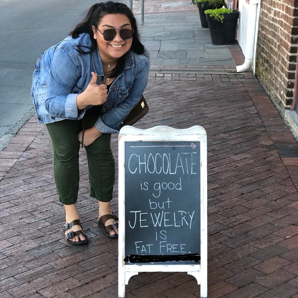 Meet your Posher, Laura